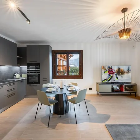 Proche Pistes Avec Jardin, Parking, Casier A - 5 Min A Pied Du Centre De - Fr-1-569-138 Apartment